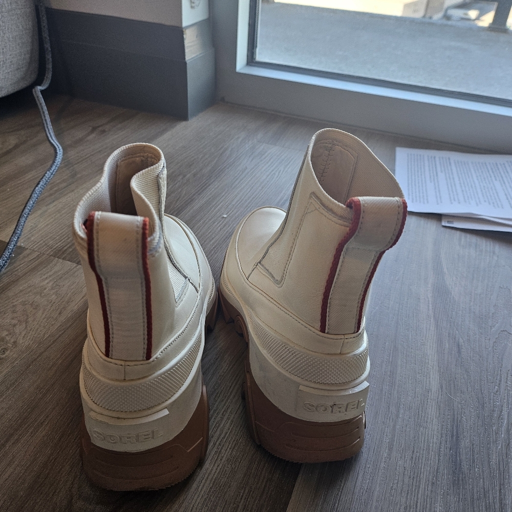 SOREL Women's Brex Chelsea Boot size 5.5 - Picture 8 of 9